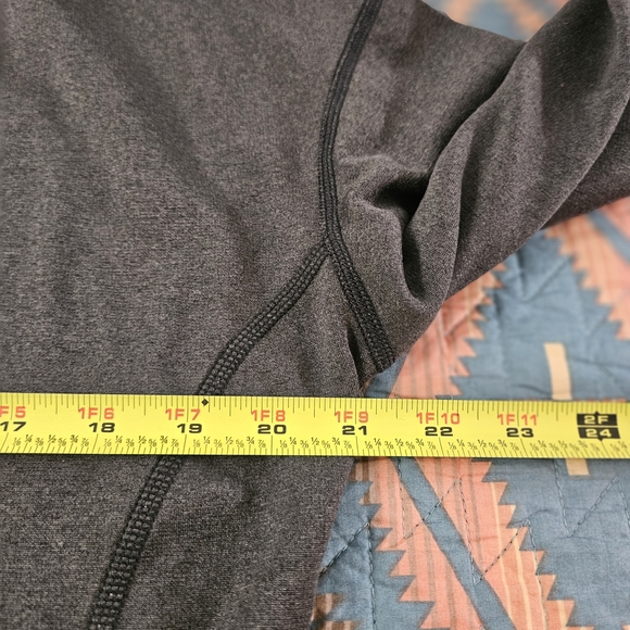 The North Face Mock Neck Pullover. #1311 - Picture 5 of 6